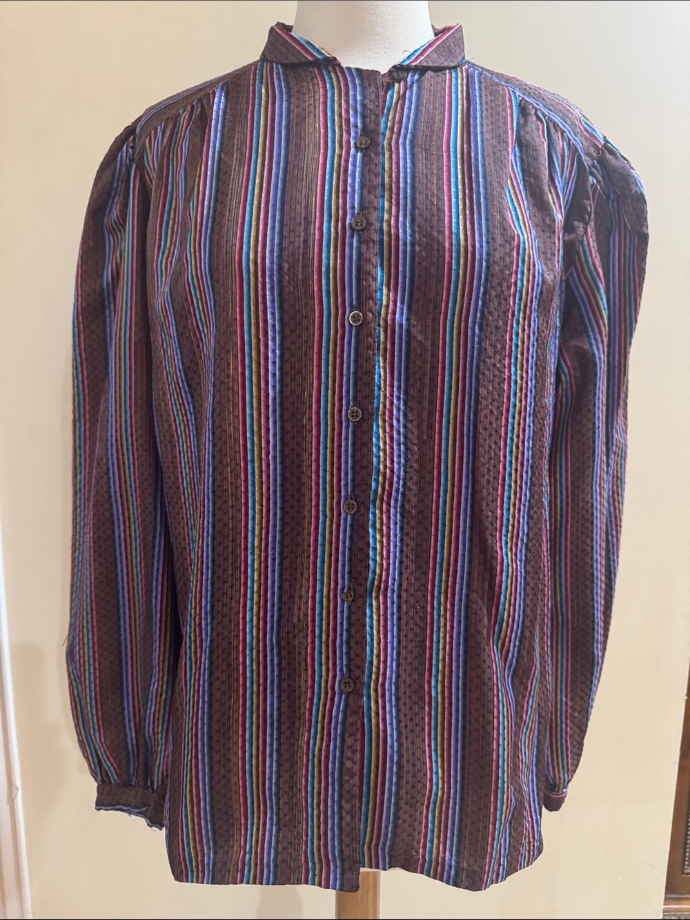 Vintage-Style Striped Button-Up Shirt in Multicolor